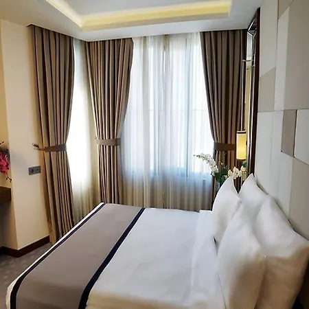 The Biancho Old - Special Category 4*