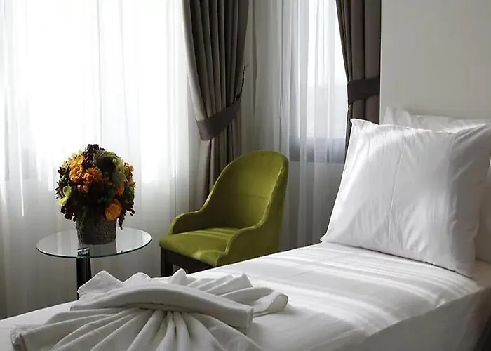 The Biancho Old - Special Category 4*